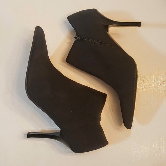 Qupid Black Suede Ankle Boots size 6 Pointed Toes - Picture 2 of 6